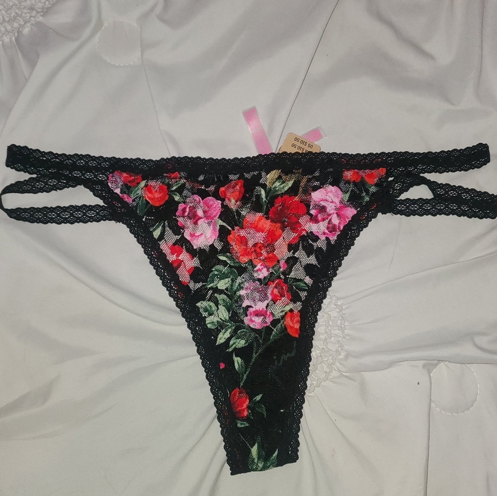 PINK VS. THONG/ PANTIES